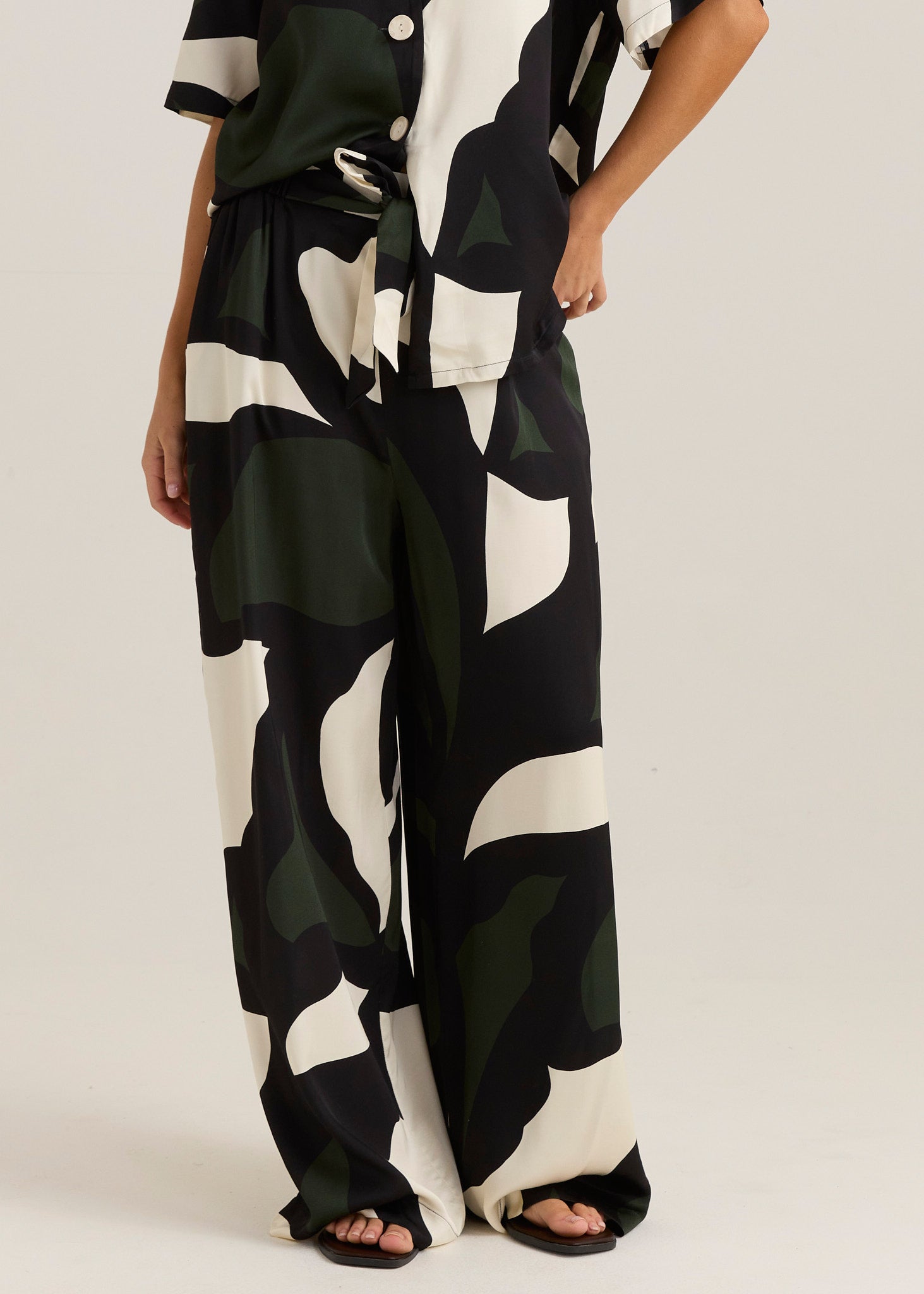 Sass Clothing Tarni Satin Pant Iris Abstract Print