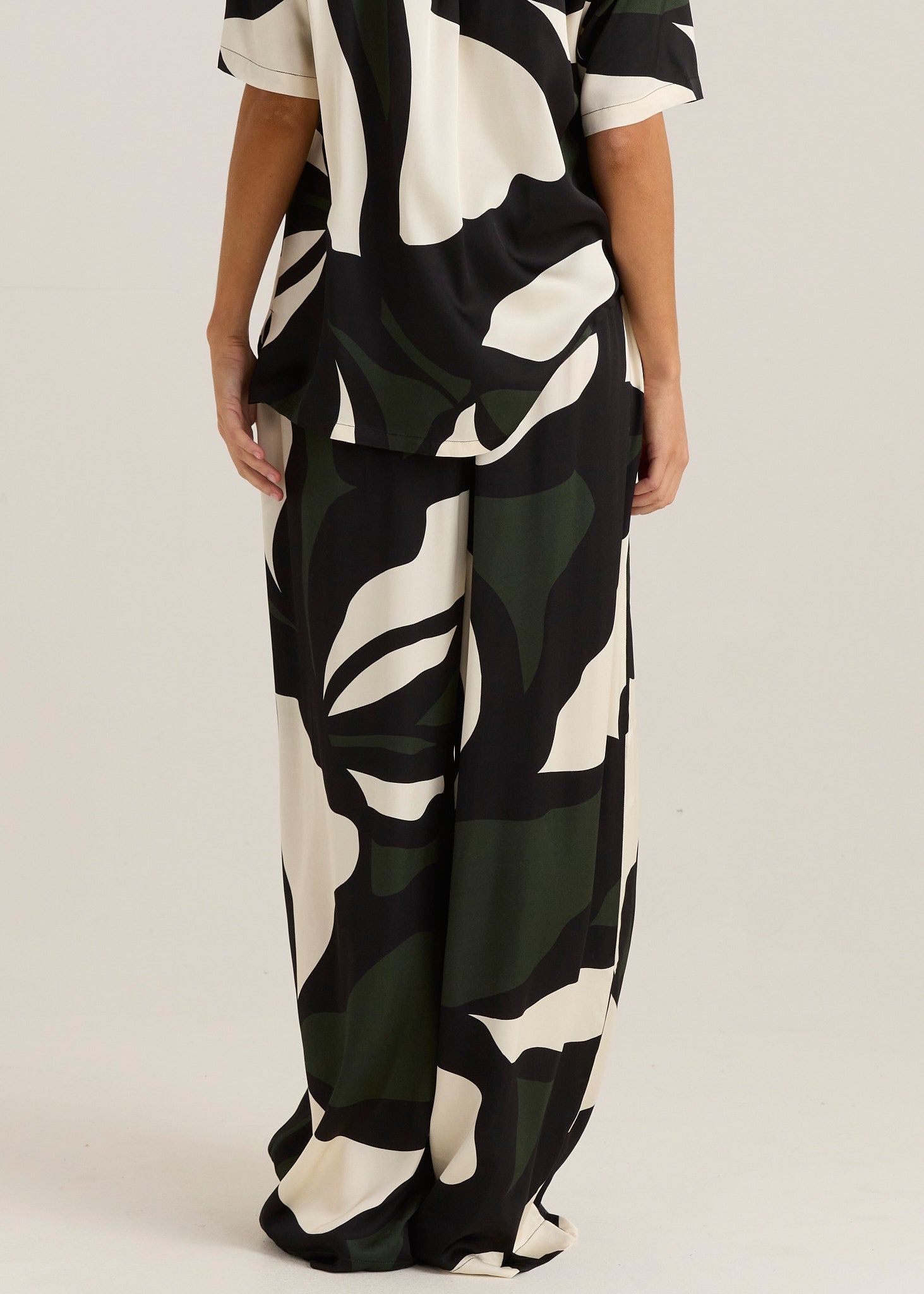 Sass Clothing Tarni Satin Pant Iris Abstract Print
