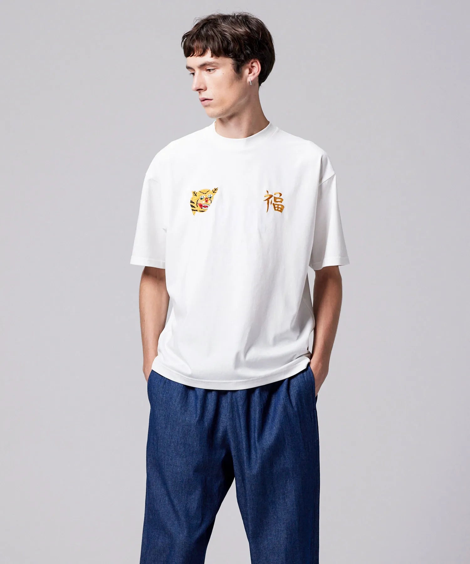 Taion Front Side Embroidery T-Shirt Tiger Off White
