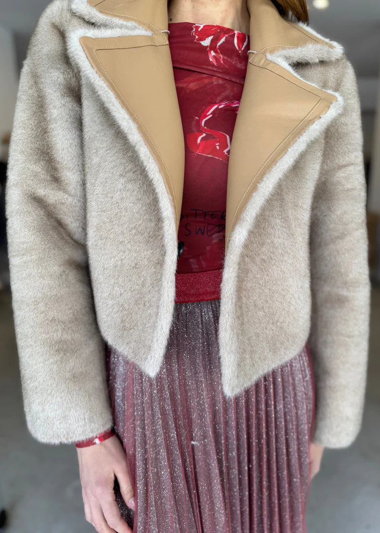DEA The Label Faux Fur Cropped Reversible Jacket Beige