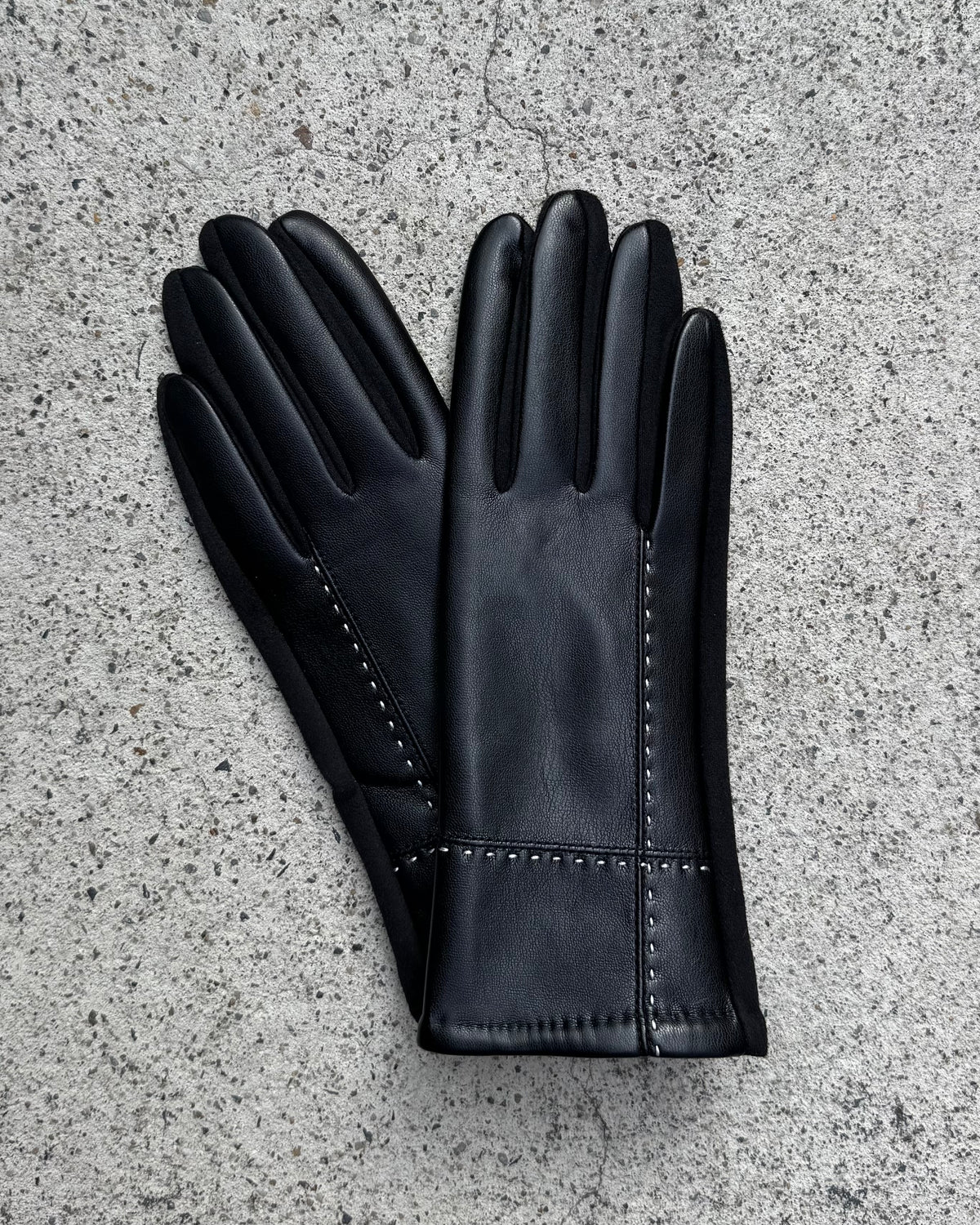 Cinnamon Creations GL031 Faux Leather Glove Black