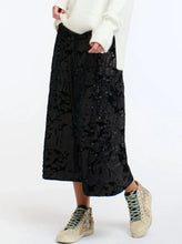 Load image into Gallery viewer, 365 Days Sequins Skirt Black
