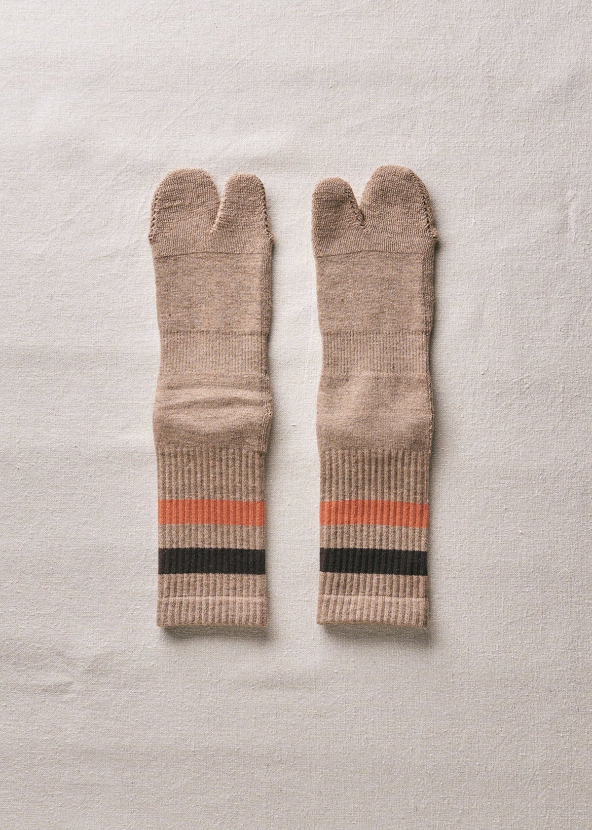 Yahae Organic Cotton Yak Pile Soles Tabi Socks Brown