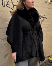 Load image into Gallery viewer, Zura PWBB184 Winter Poncho Black
