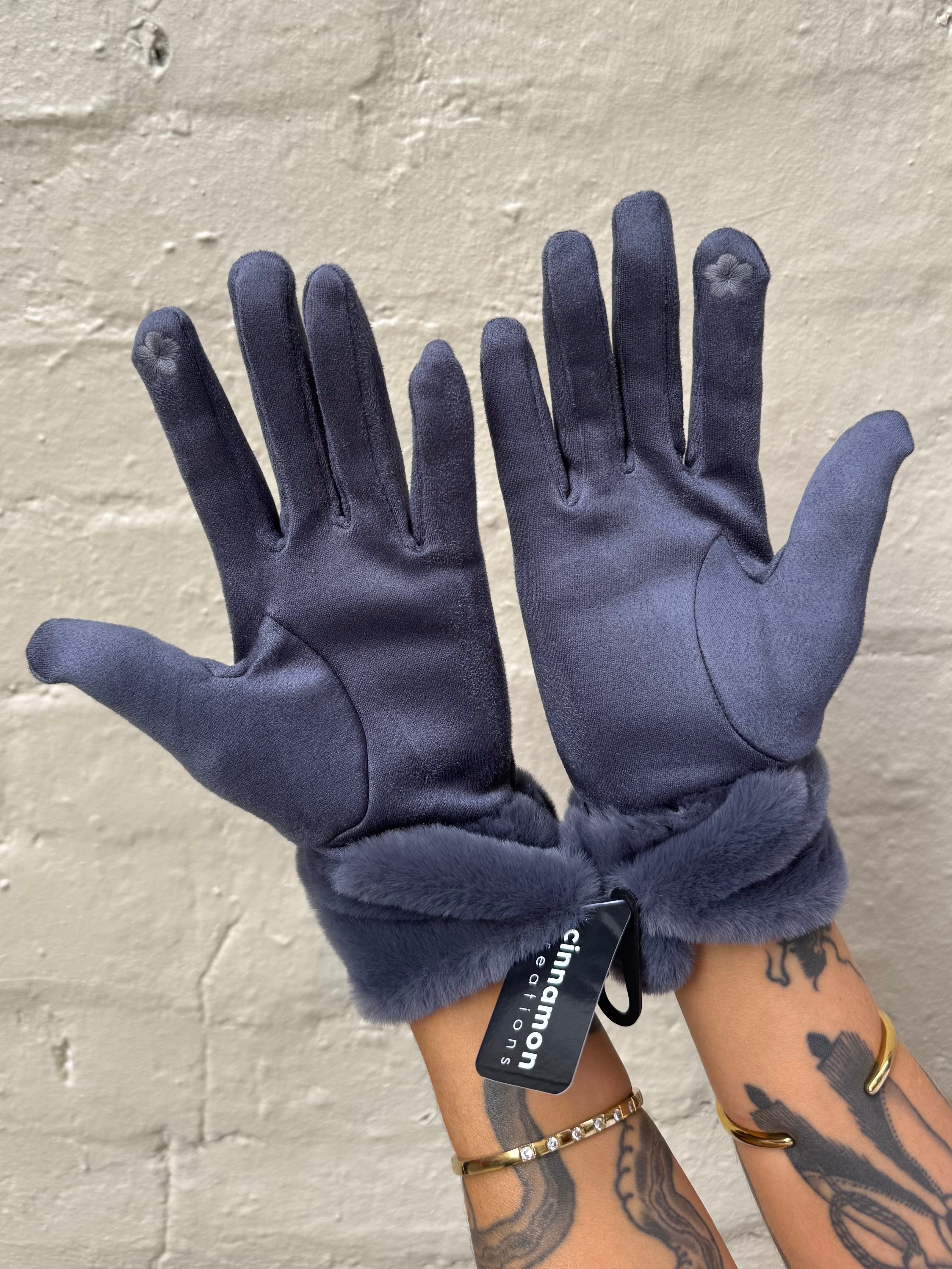Cinnamon Creations Faux Fur Trim Suedette Gloves Grey
