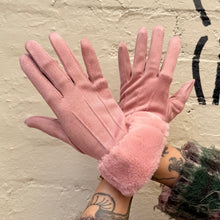 Load image into Gallery viewer, Cinnamon Creations Faux Fur Trim Suedette Gloves Pink
