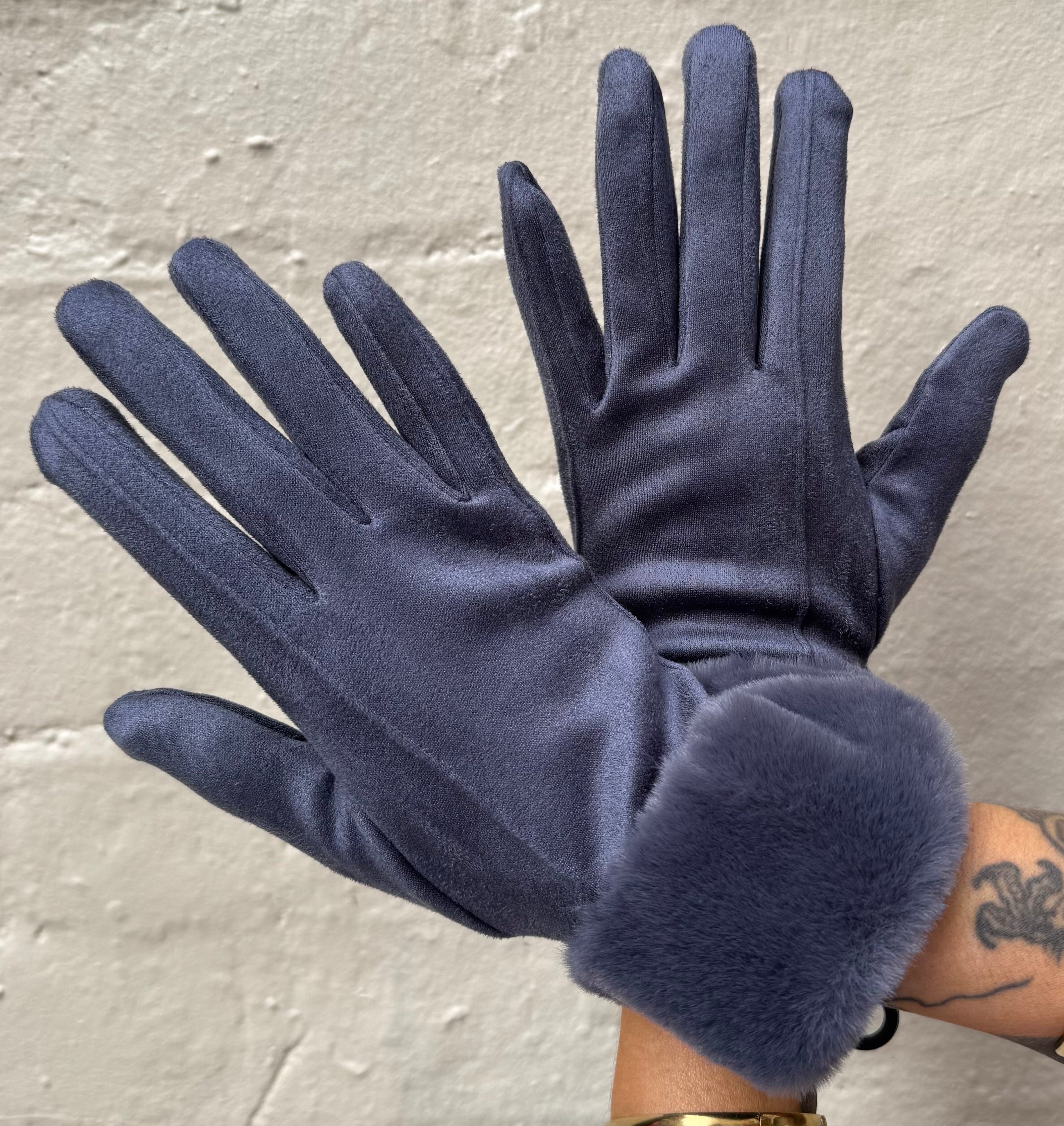 Cinnamon Creations Faux Fur Trim Suedette Gloves Grey