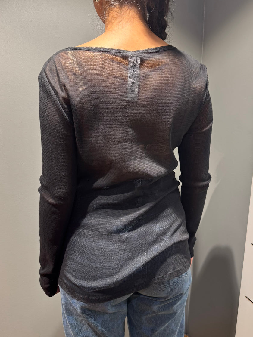 M. A. Dainty Groovy Top Black