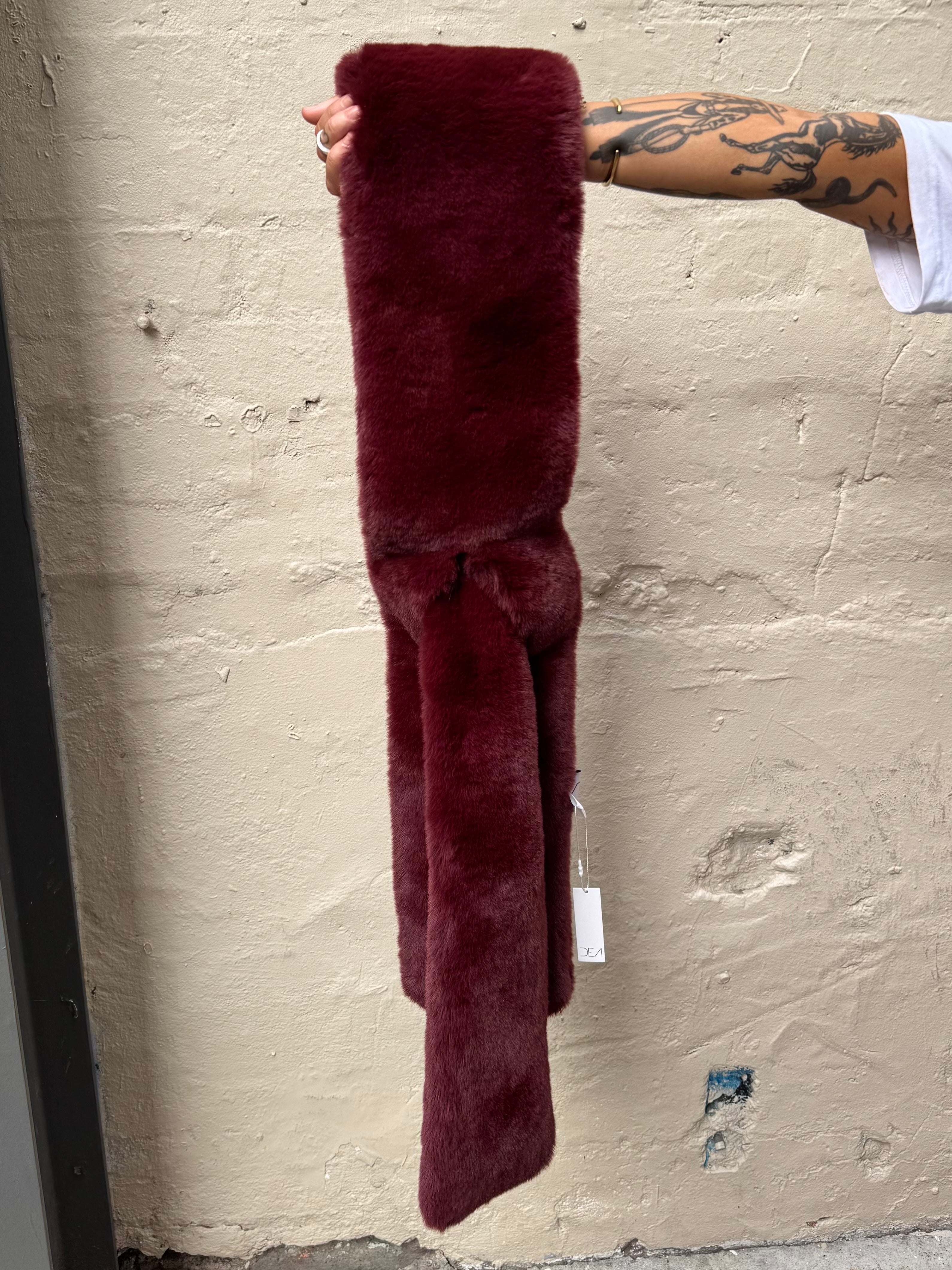 DEA The Label Faux Fur Scarf Wine
