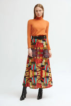 Load image into Gallery viewer, Tinta Jazmine Skirt Red
