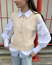 Load image into Gallery viewer, M. A. Dainty Slim Knitted Vest Cream
