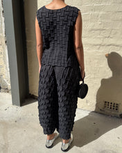 Load image into Gallery viewer, Indulge Me CLO105 Basket Weave Pleat Top &amp; Pants Set Black
