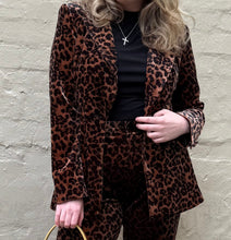 Load image into Gallery viewer, Italian Star Jets Velvet Jacket Leopard
