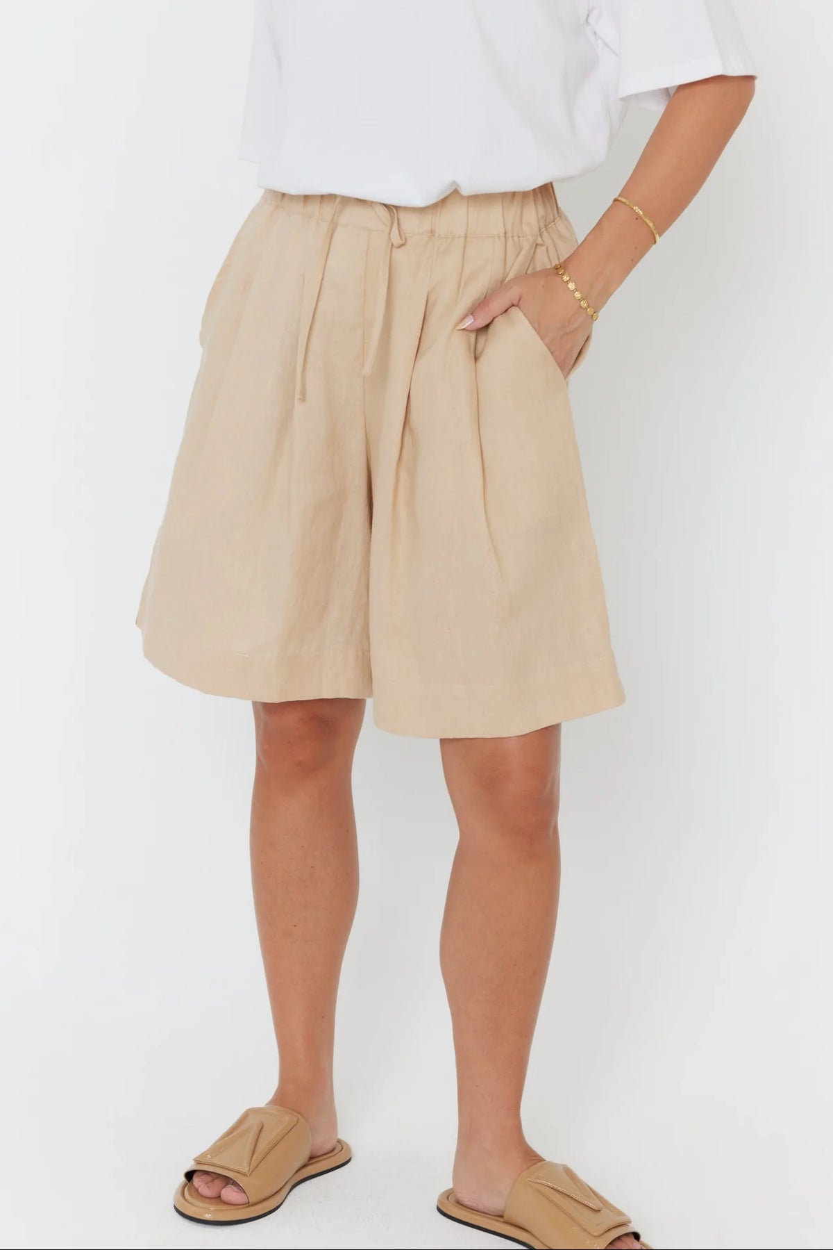 ALEXANDRA Juny Linen Shorts Beige