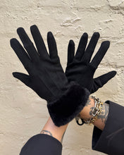 Load image into Gallery viewer, Cinnamon Creations Faux Fur Trim Suedette Gloves Black
