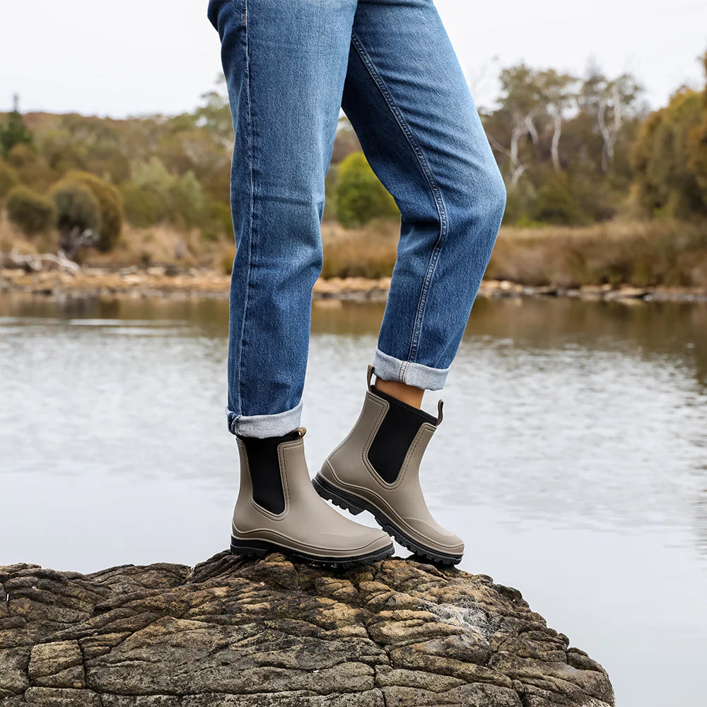 Los Cabos Amelia Rain Boots Khaki