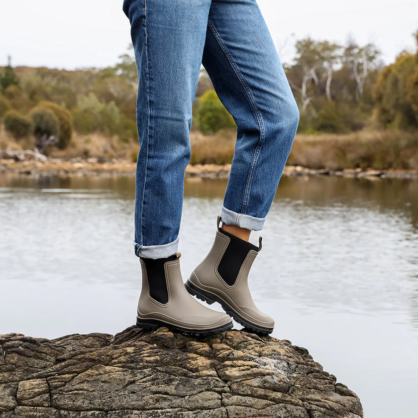 Los Cabos Amelia Rain Boots Khaki