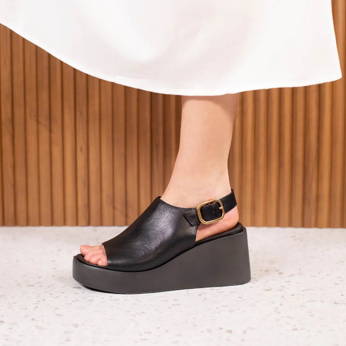 EOS Ariani Platform Wedges Black Leather