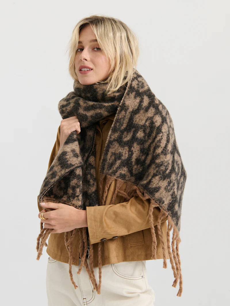 Angels Whisper Patterned Fluffy Scarf Leopard