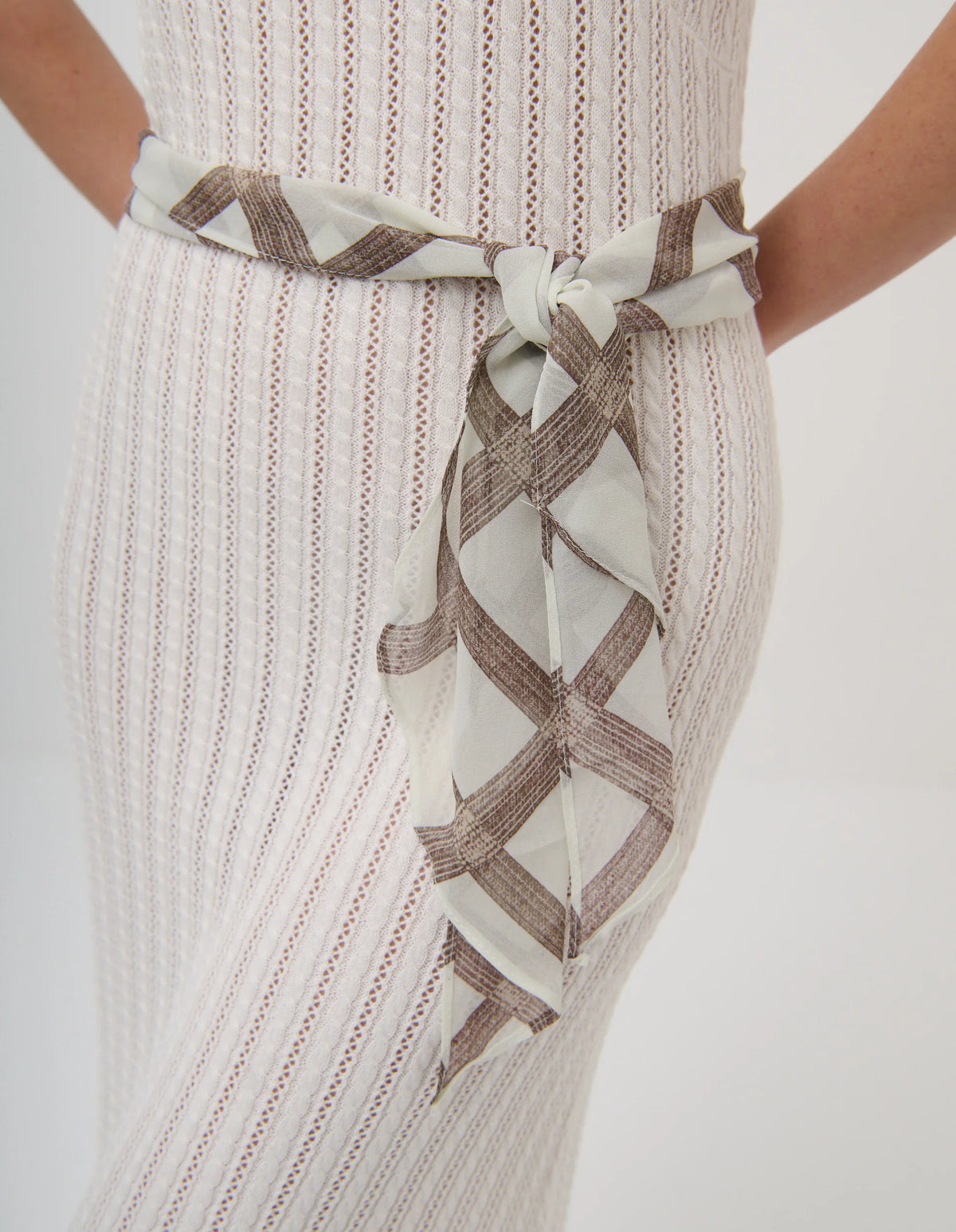 Angels Whisper Crest Check Neck Scarf Choc/White