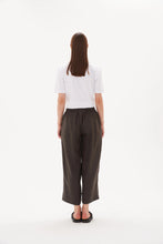 Load image into Gallery viewer, Tirelli Classic Linen Pant Deep Charcoal

