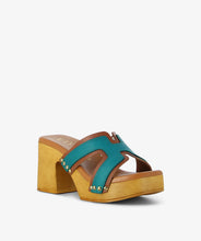 Load image into Gallery viewer, Vayah Ari Platform Heels Turquoise Combo Leather
