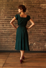 Load image into Gallery viewer, Elise Design Astrid Linen Dress Green
