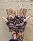 Cinnamon Creations GV1433 Leopard Mock Fur Glove Light Leopard Ivory