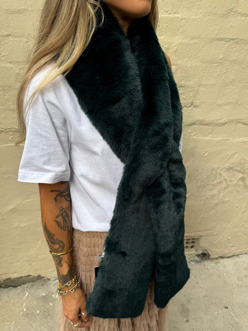 DEA The Label Faux Fur Scarf Bottle Green
