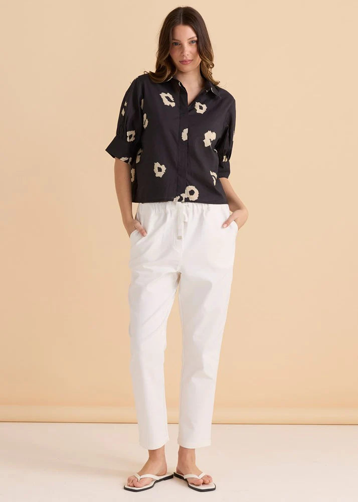 Betty Basics Reagan Poplin Shirt Black Leopard Print