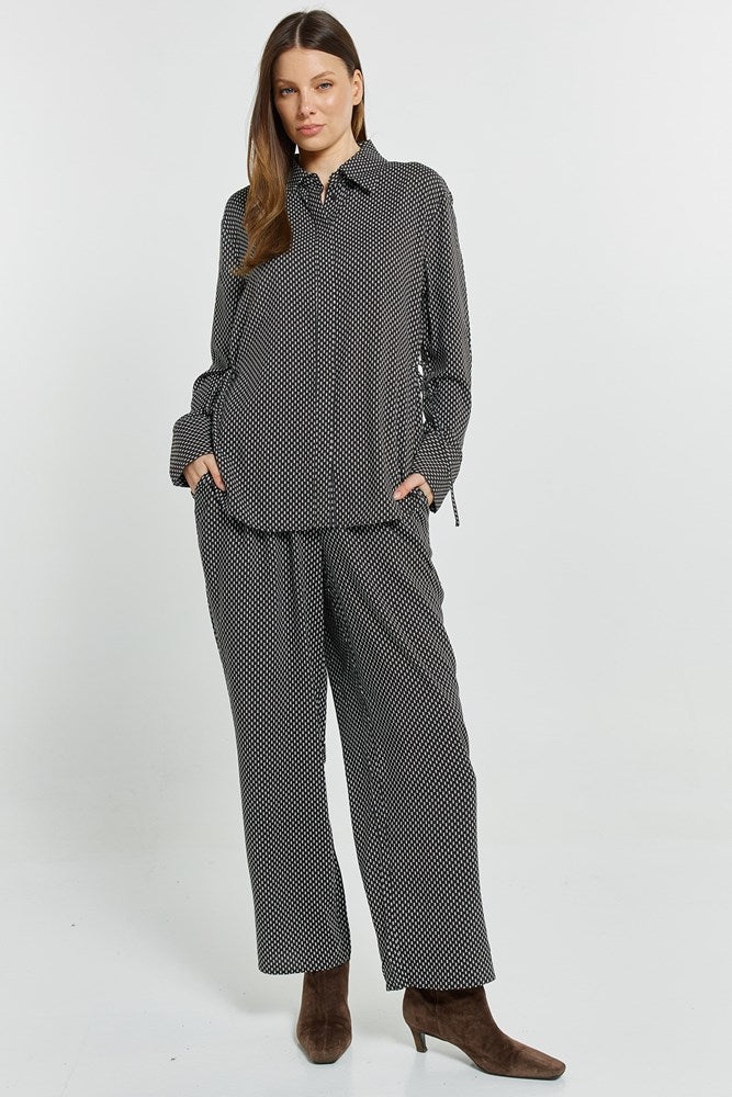 Betty Basics Tessa Tie Shirt Nutmeg Geo Print