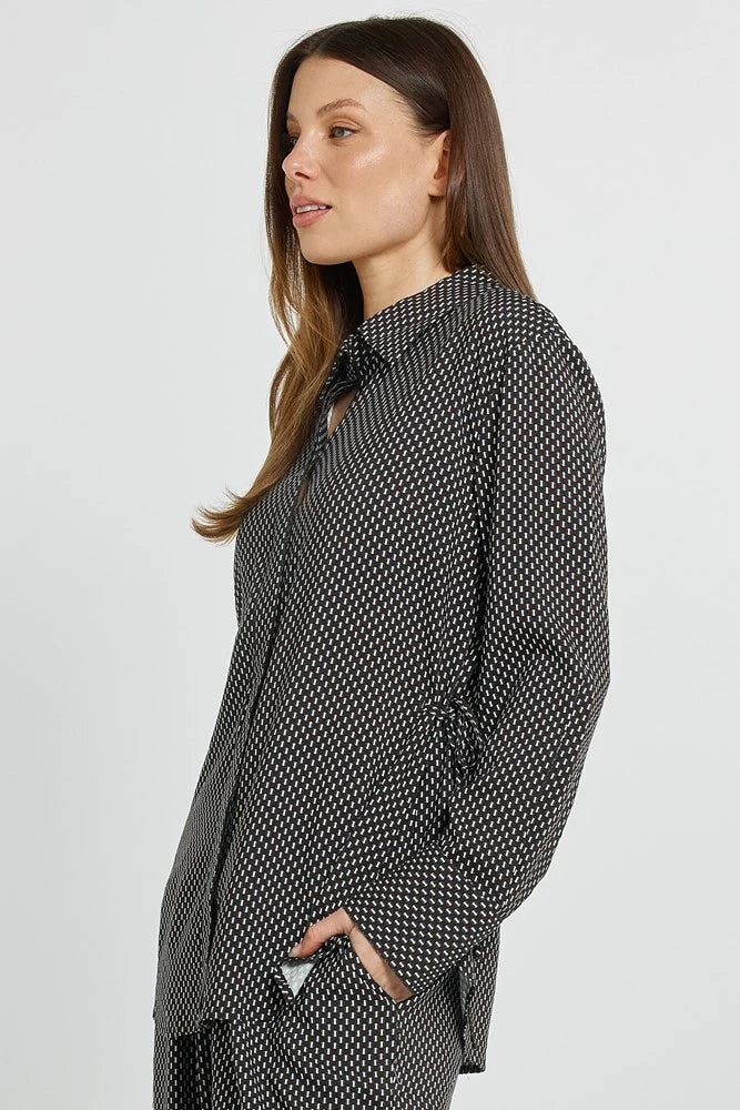 Betty Basics Tessa Tie Shirt Nutmeg Geo Print