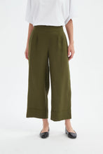Load image into Gallery viewer, Tirelli Wide Leg Linen Pant Dark Moss
