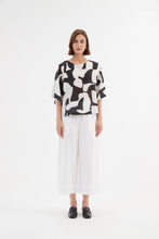 Load image into Gallery viewer, Tirelli Wide Sleeve Blouse Black Abstract Print
