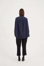 Load image into Gallery viewer, Tirelli Elastic Front Hem Shirt Navy
