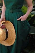 Load image into Gallery viewer, Elise Design Bee Linen Dress Green
