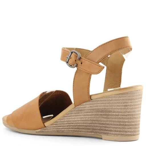 Bueno Josie Wedge Heels Coconut Leather