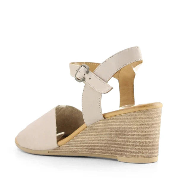 Bueno Josie Wedge Heels Silver Grey Leather