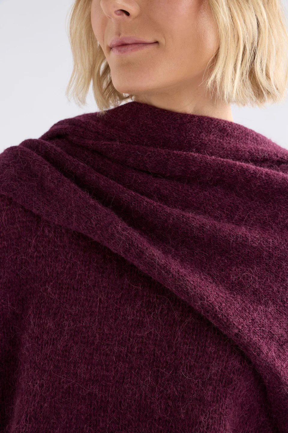 ELK Fine Agna Scarf Merlot