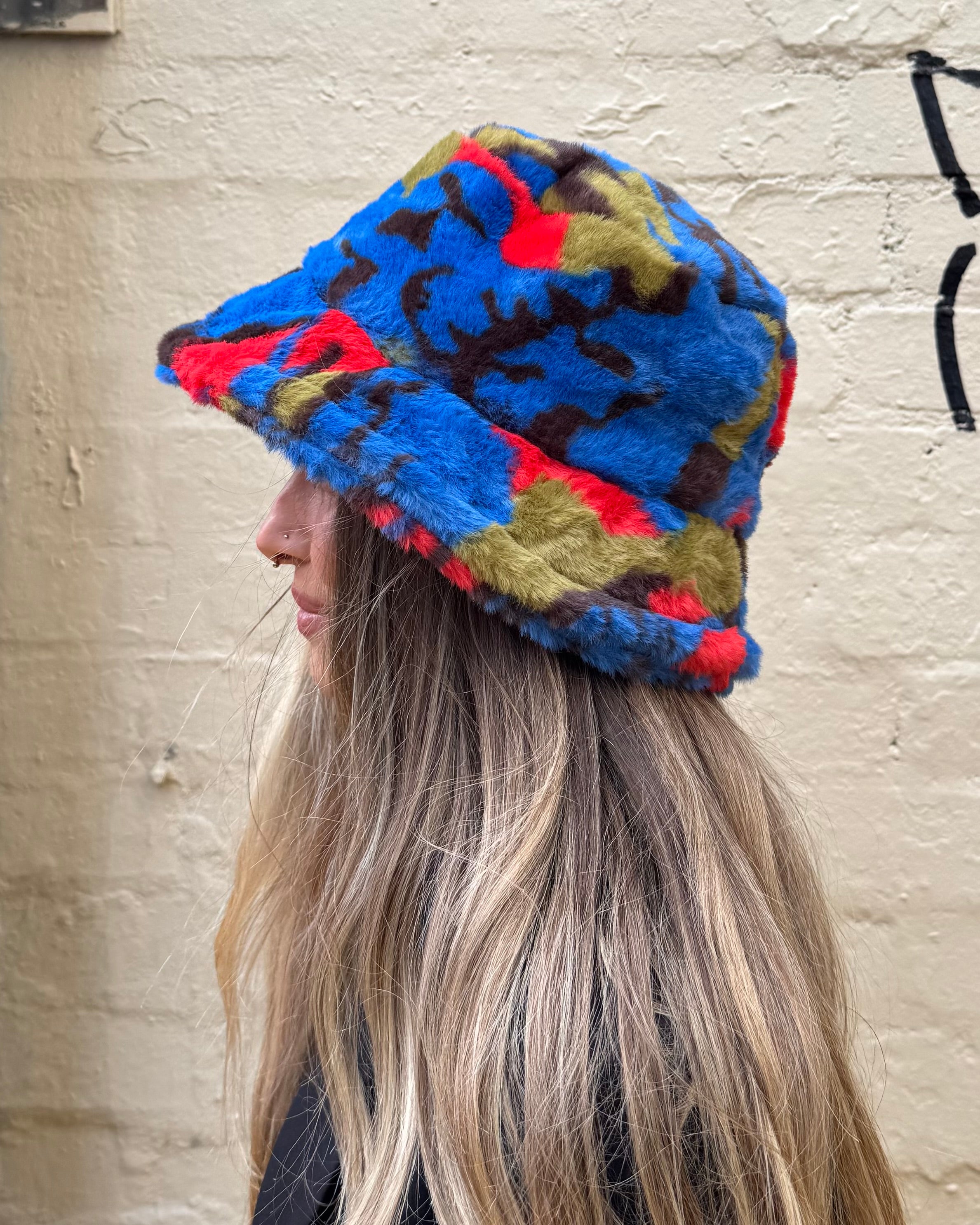 Cinnamon Creations Faux Fur Bucket Hat Red/Brown/Blue