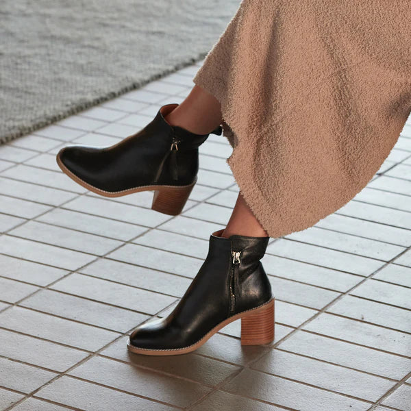 EOS Charity Zip Ankle Boot Nero Leather