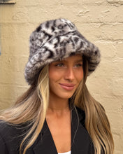 Load image into Gallery viewer, Cinnamon Creations 7548 Fluffy Leopard Bucket Hat White
