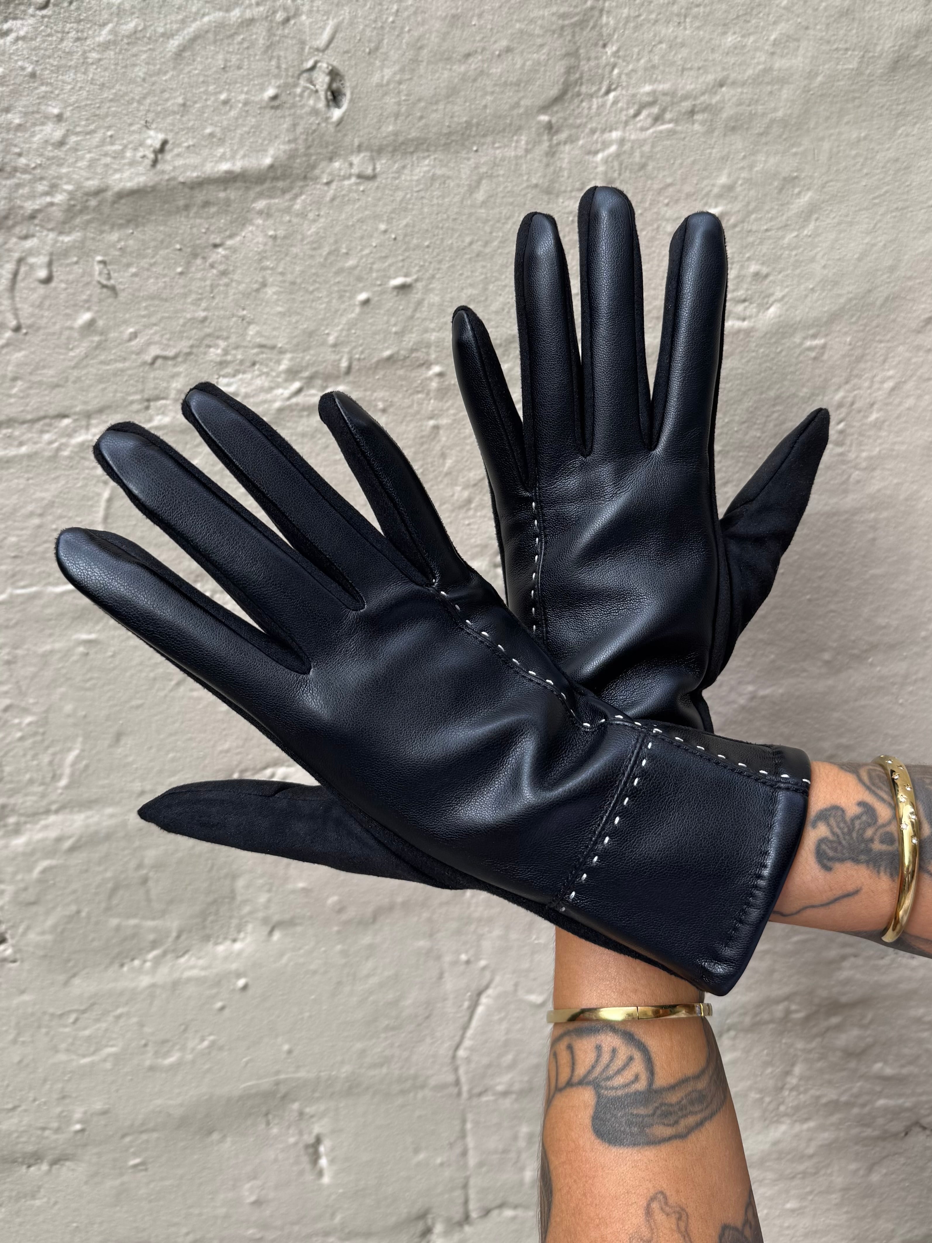 Cinnamon Creations GL031 Faux Leather Glove Black