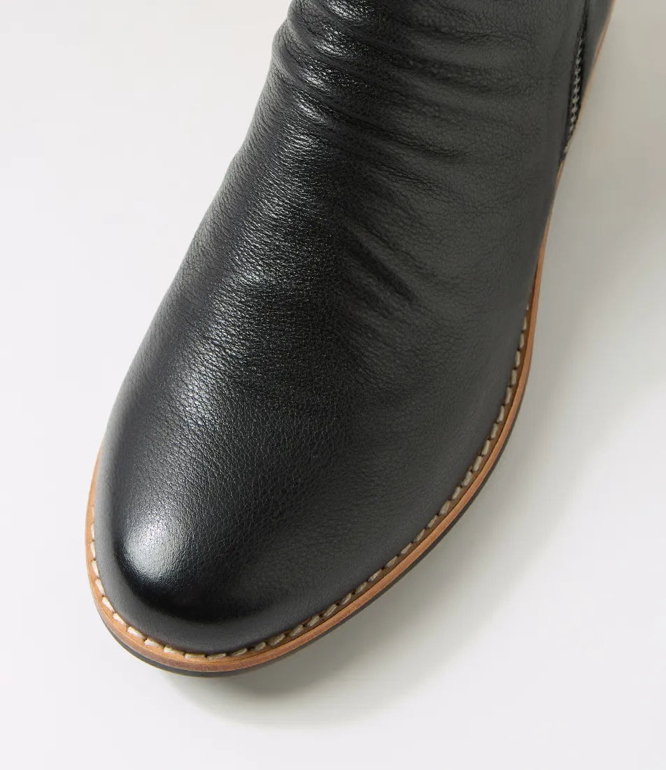 Django & Juliette Lankin Black Leather