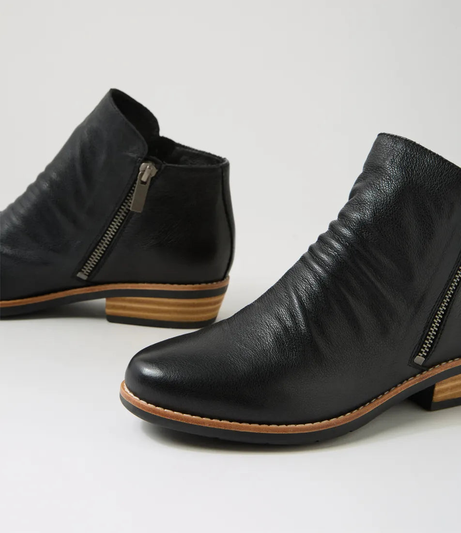 Django & Juliette Lankin Black Leather