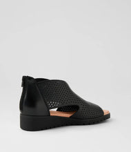 Load image into Gallery viewer, Django &amp; Juliette Mutan Black/ Black Sole
