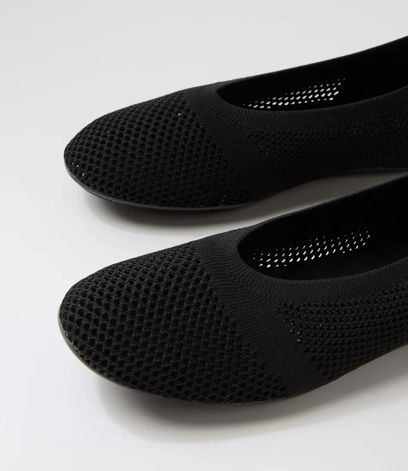 Django & Juliette Vaya Knit Flats Black