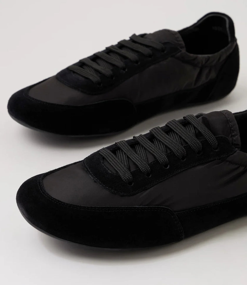 Django & Juliette Brinkle Sneakers Black Suede Fabric