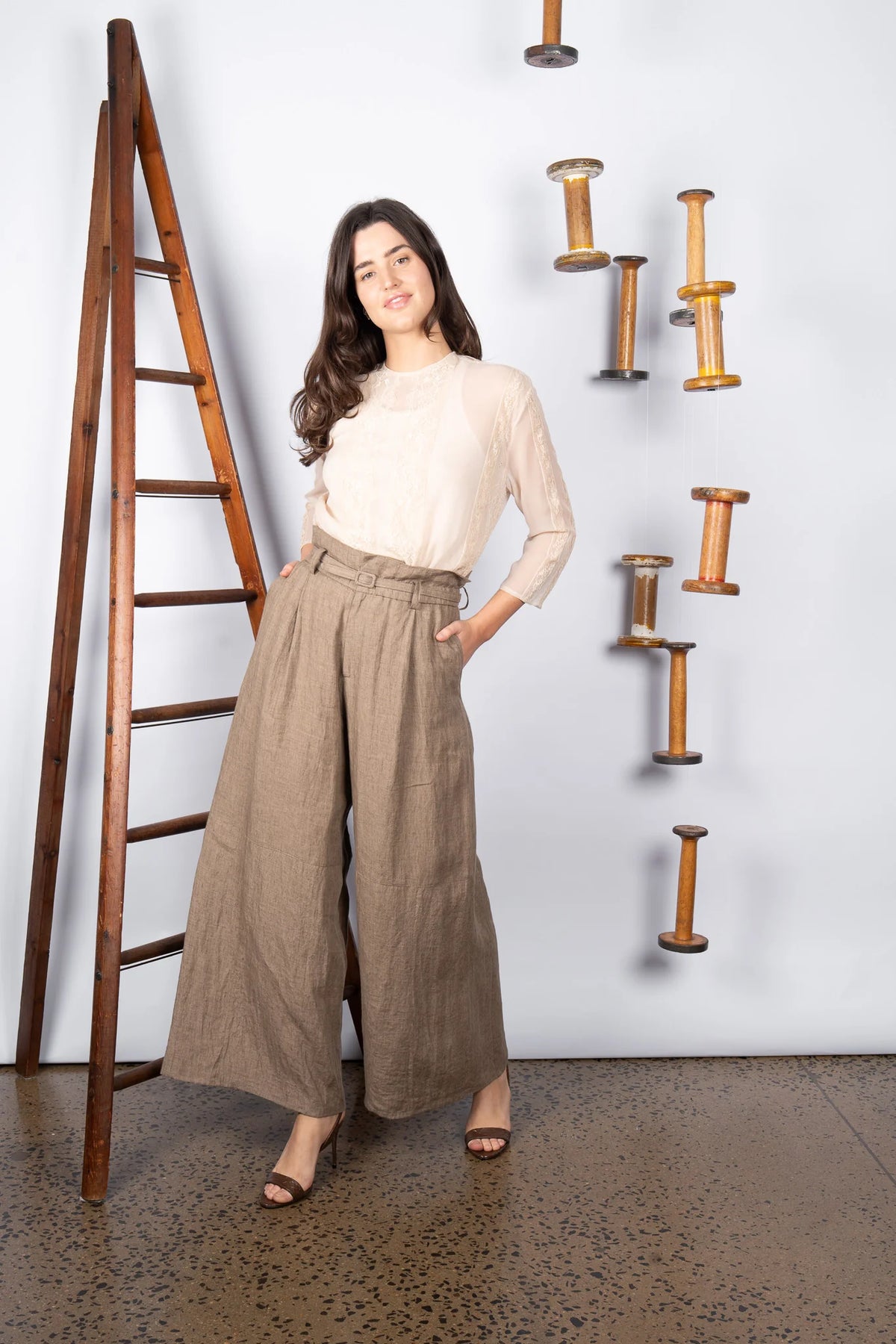 M. A. Dainty Downtown Linen Pant Rock