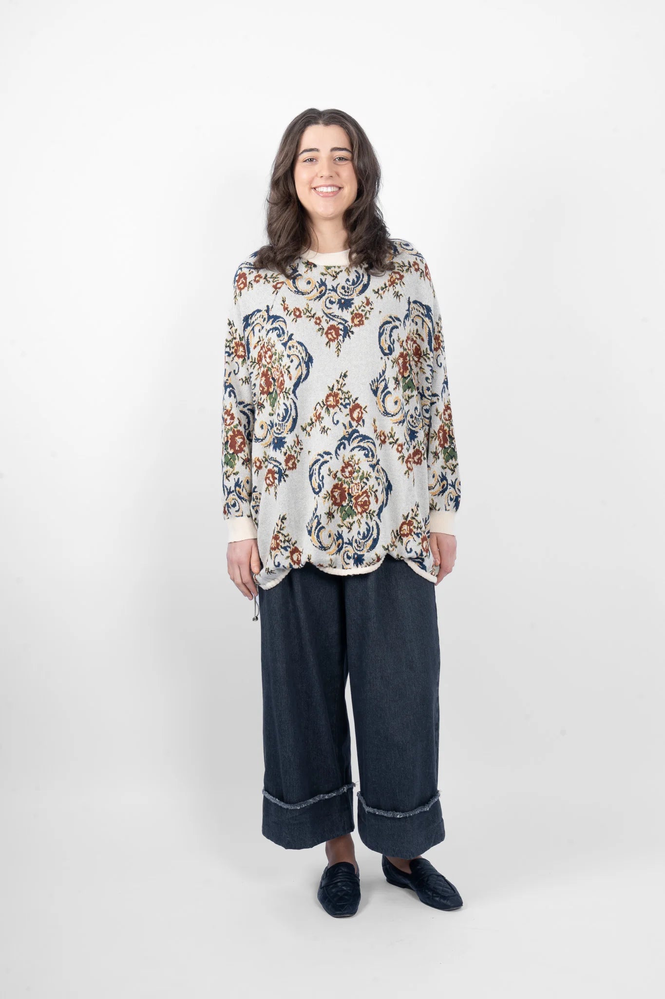 M. A. Dainty Chaise Knit Flowers